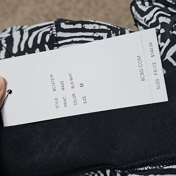 NWT BCBGMAXAZRIA Top - Picture 10 of 11